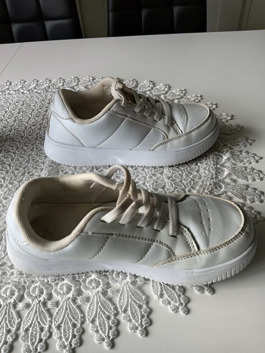 Buty sportowe dla dziewczynki