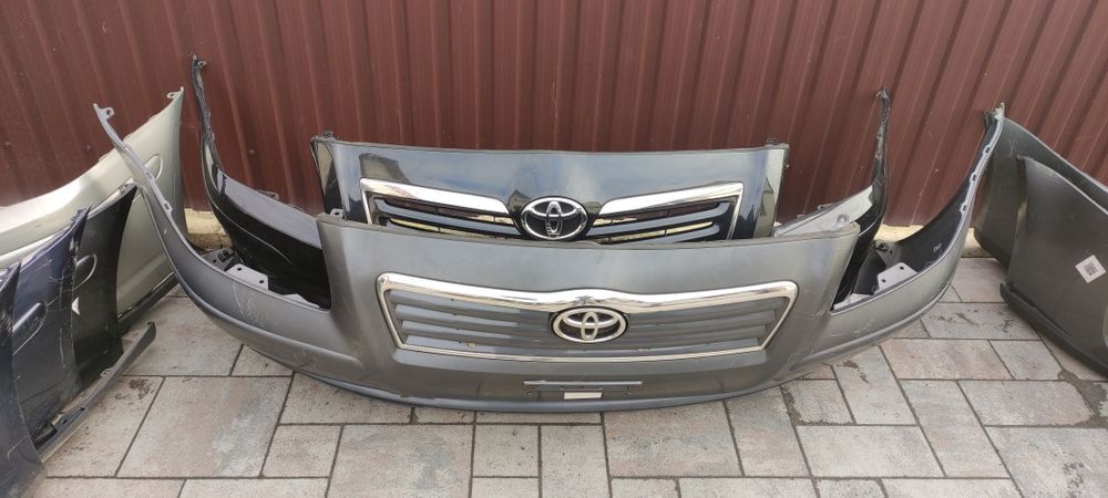 Бампер передний комплект Toyota Avensis T25 2003-2009