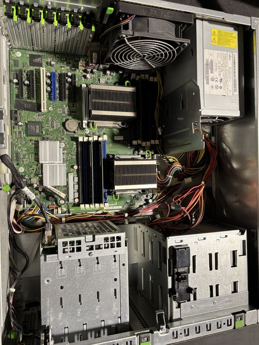 Serwer Fujitsu Primergy TX200 S6