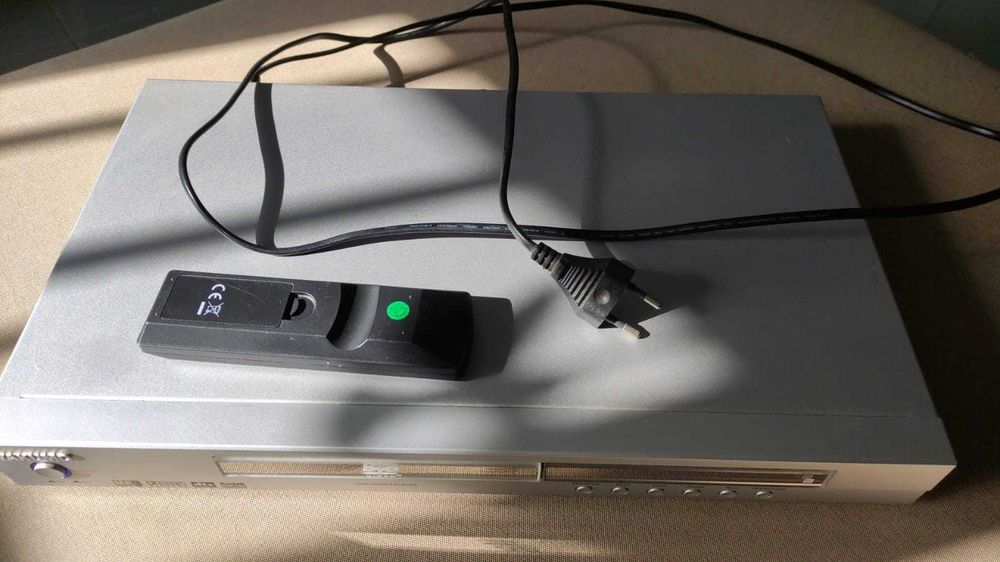 Leitor de DVD- Yakumo