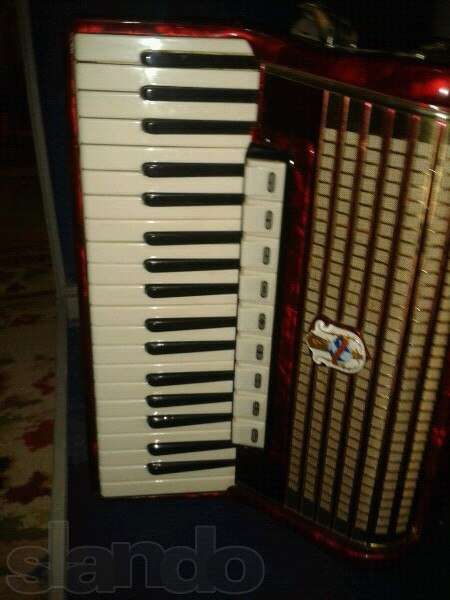 Продам аккордеон «WELTMEISTER»