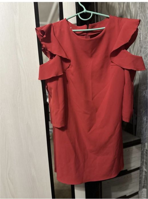 Червона коротка сукня    44-46-48(M-L) Сережки  в подарунок