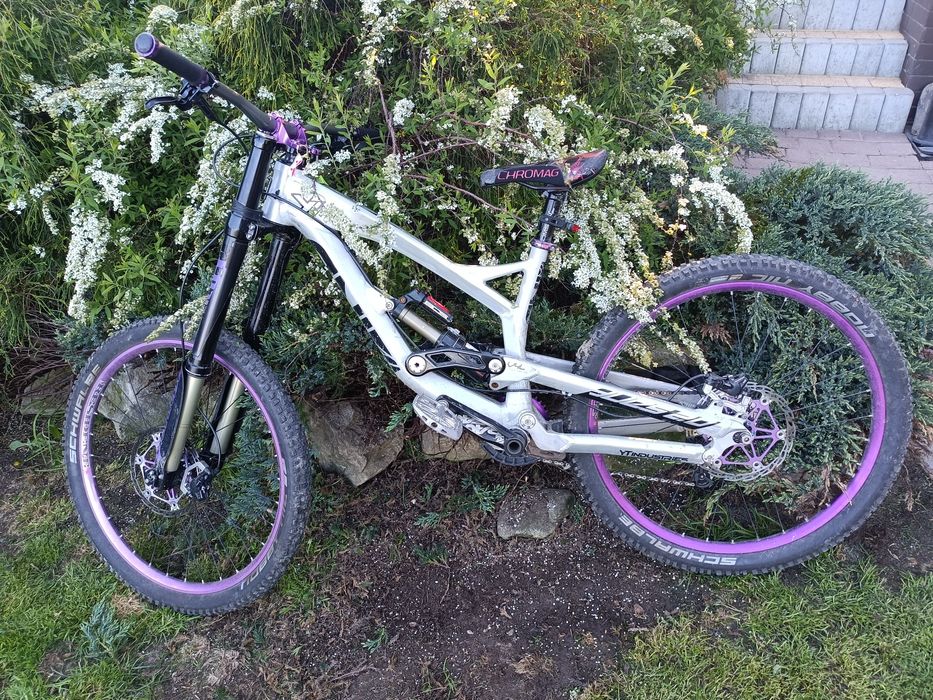 Rower dh YT Teues world cup 2.0