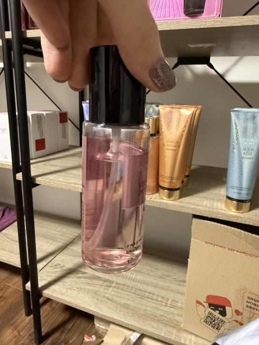 Косметика victoria's secret оригінал з невеликими дефектами