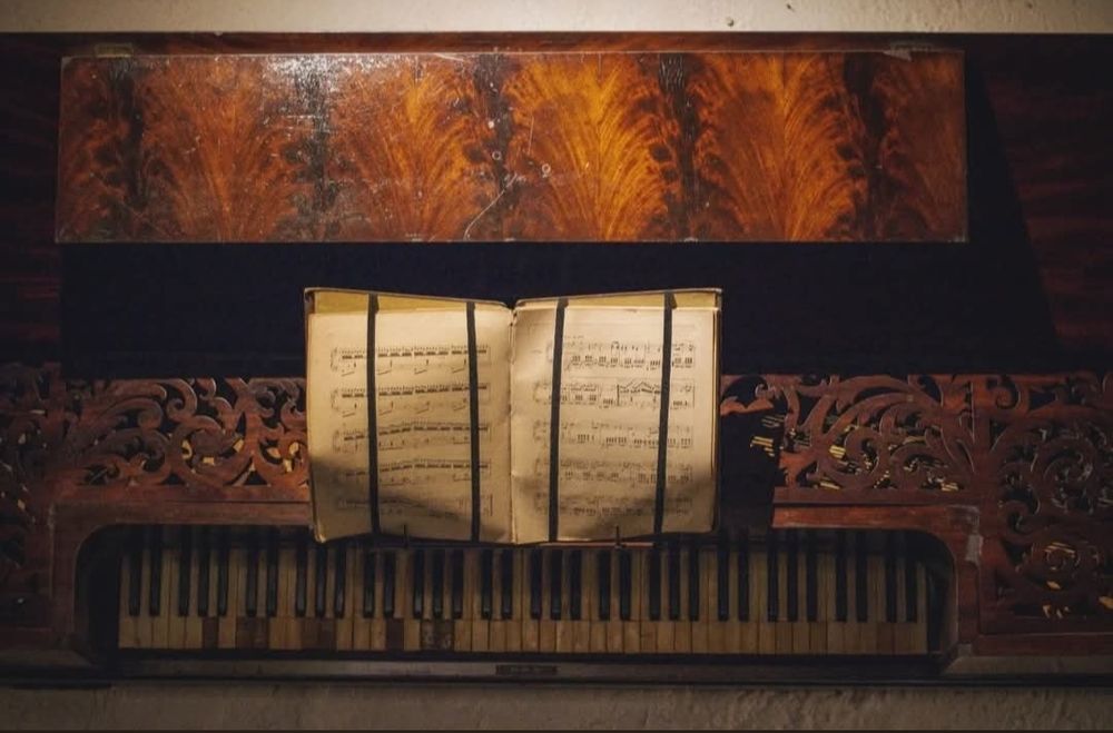 Piano antigo/ piano vintage