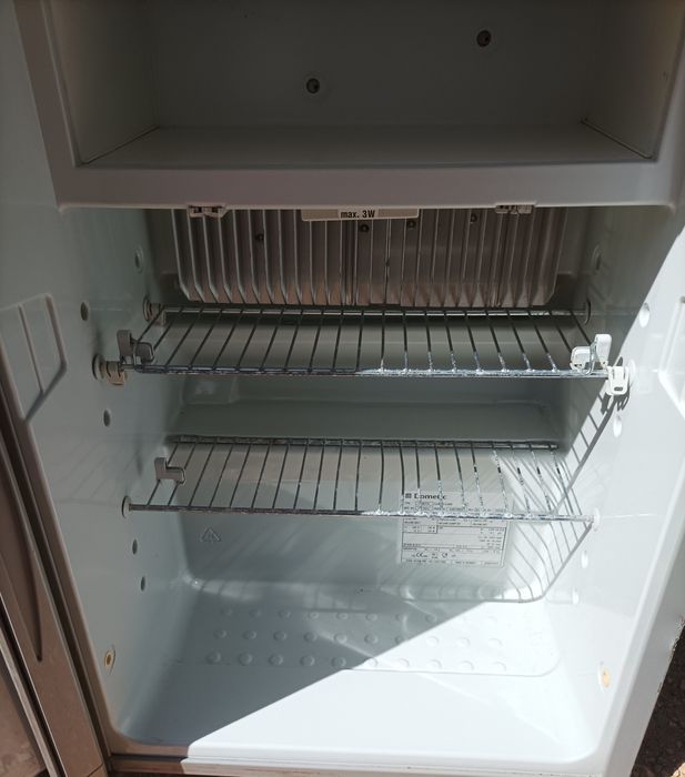 Frigorífico a gás, 12v e 220v