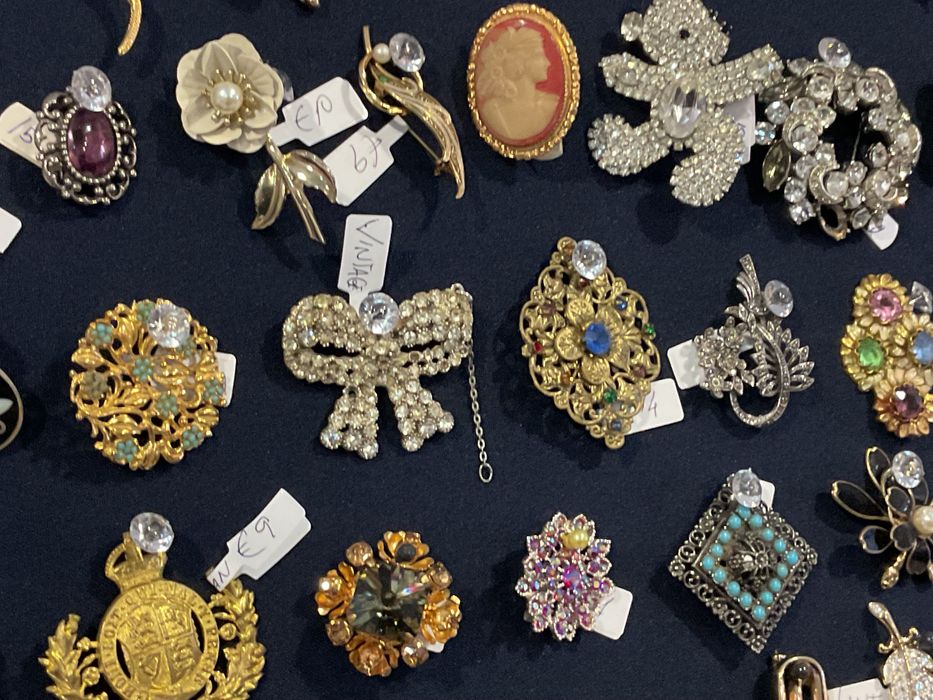 Broches pendentes pulseiras vintage