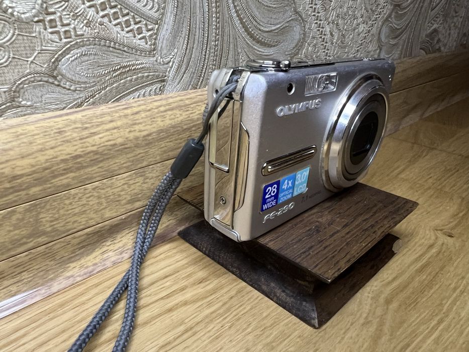 Цифровий фотоапарат Olympus FE-290 Silver