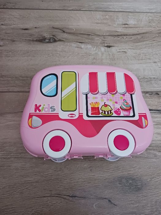 Sprzedam zabawkę dla dziewczynki kuchnie z akcesoriami