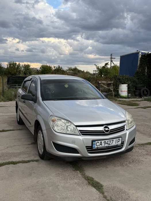 Продам Опель Астра Н 1.4 бензин