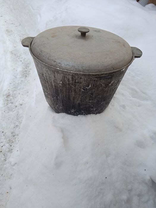 Продам чугунный казан