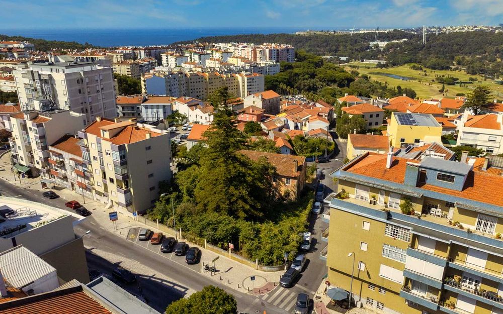 Terreno à venda em Linda-a-Velha - Oeiras - Lisboa