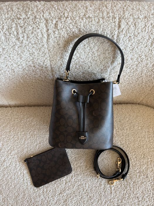 Сумка Coach Rowan Bucket Bag In Signature Canvas бежева
