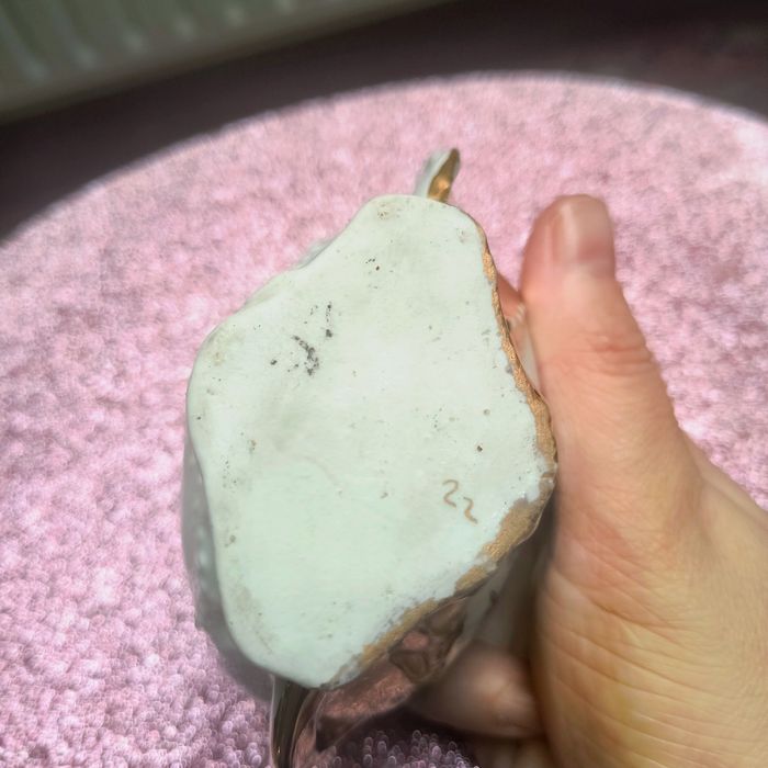 Złoty wazonik porcelana