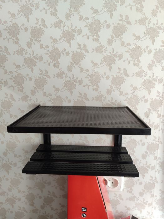 Продам полку для прихожей.