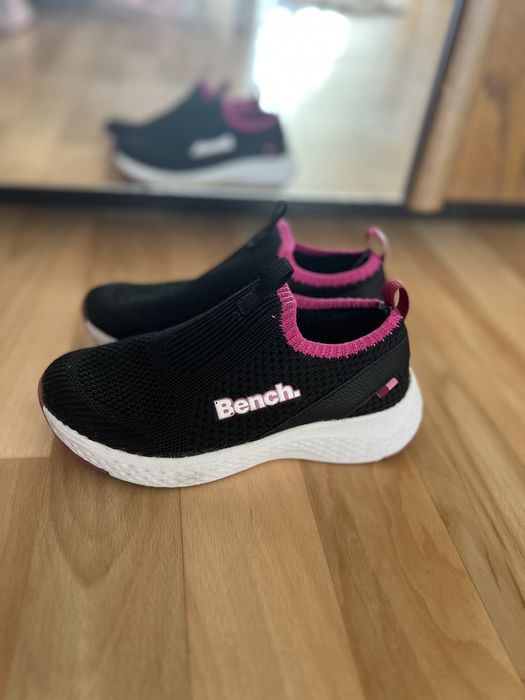 Кроссовки Bench