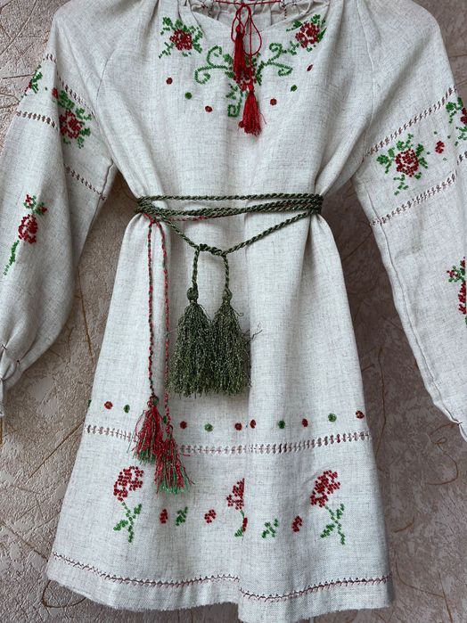 Вишиванка бісером ручна робота,б-в. на 7-8-9р