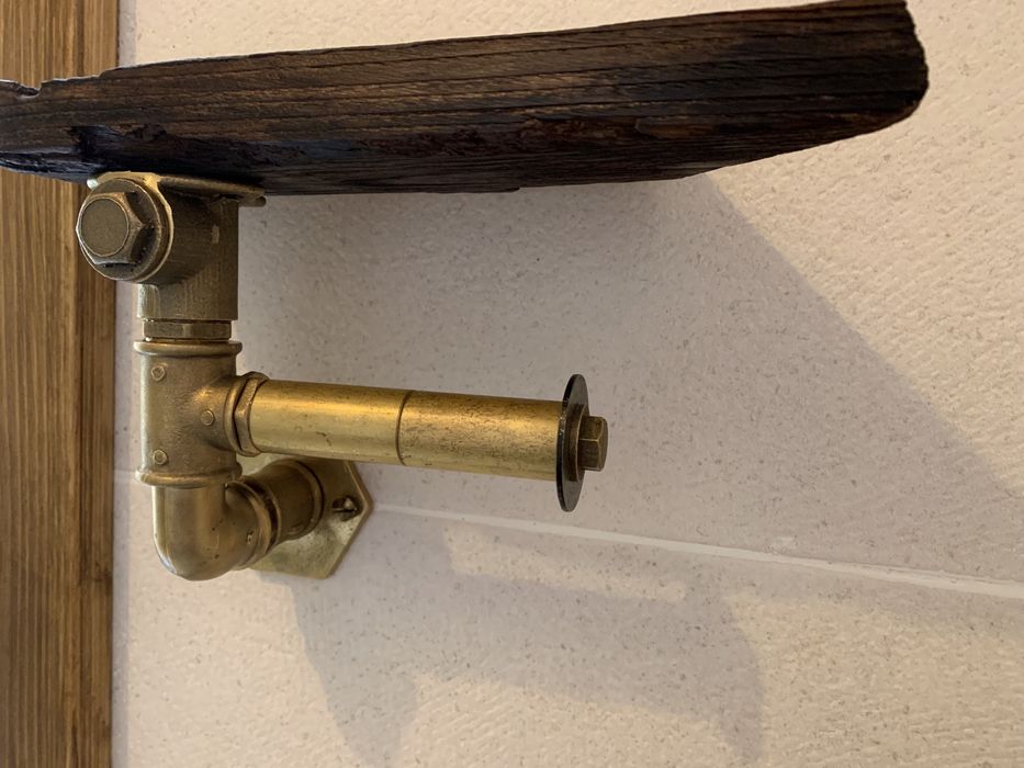 Suporte rustico em latão para rolo papel higiénico