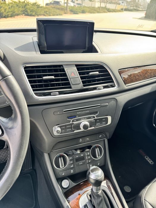 Audi q3  S  line