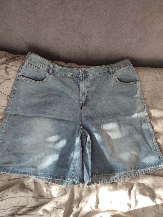 Продам шорти на пишну пані