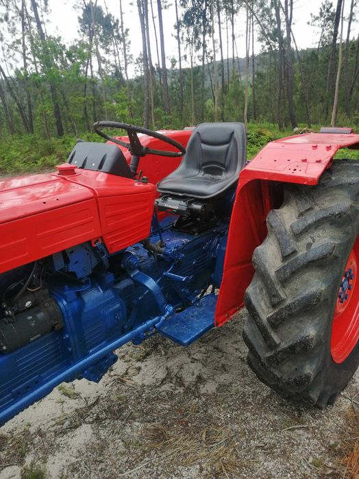 Trator agrícola