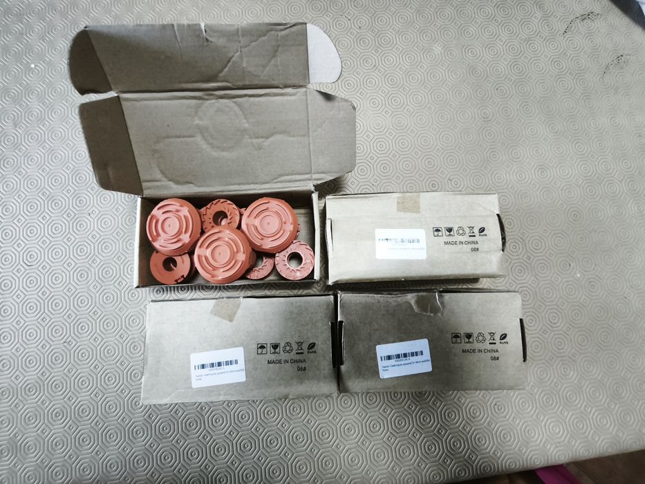 Caixa com 12 bobines e 3 capas Work