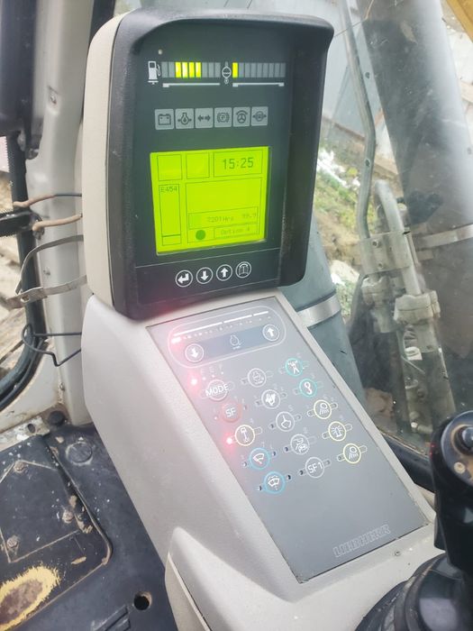 Екскаватор Liebherr 906