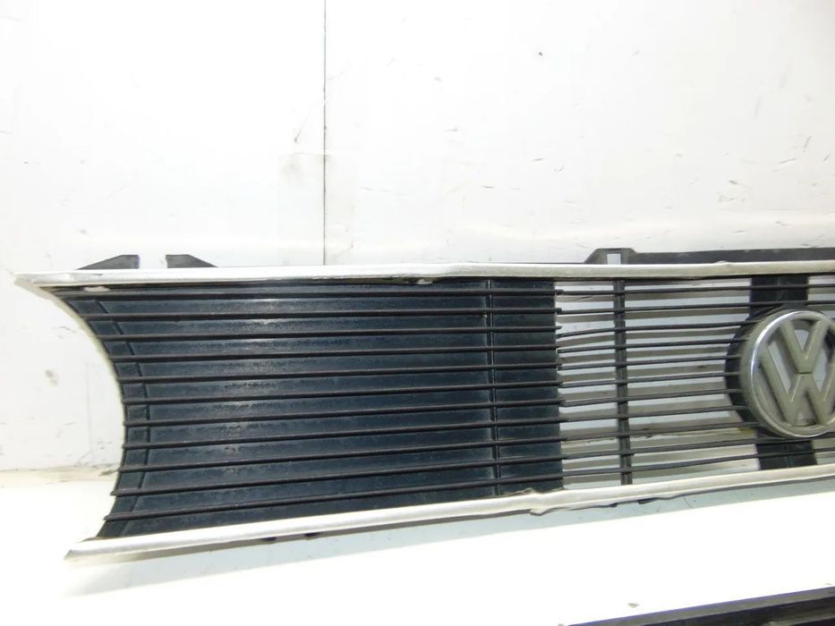VW Golf MK1 Grelha usado em bom estado