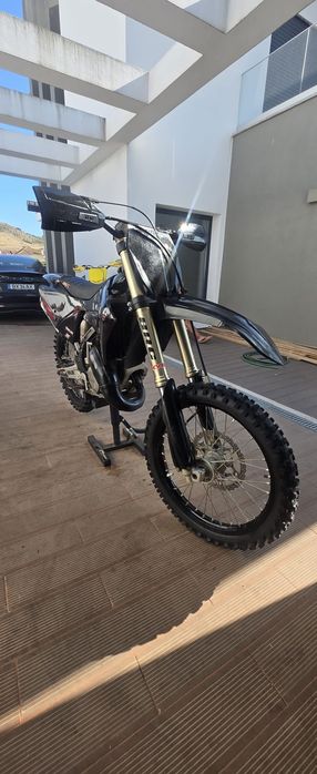 Yamaha YZ125 - Ex moto campeão Sandro Lobo