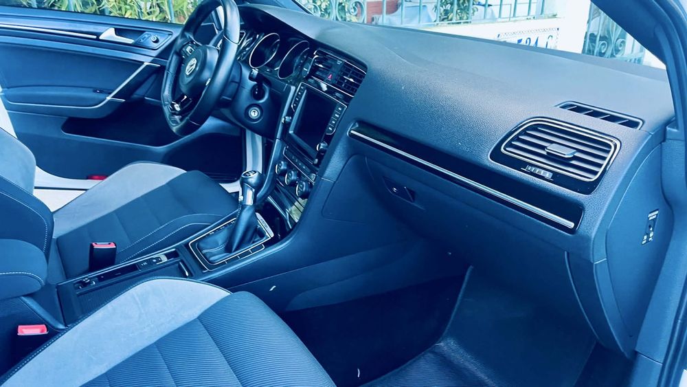 Volkswagen Golf R