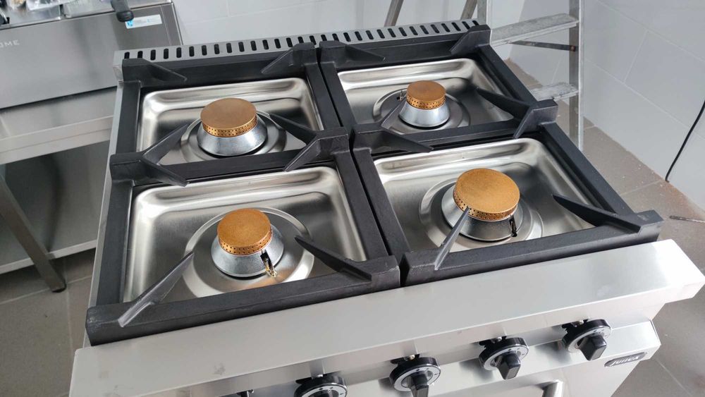Fogão a gás 4 queimadores + forno industrial para restaurante