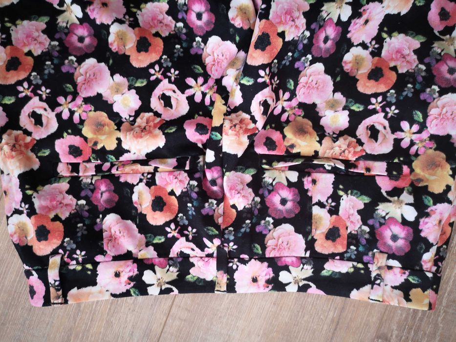 H&M Nowe Spodnie w Kwiaty 38-sprzedam!