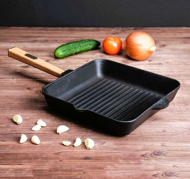 Чугунная сковорода гриль оптима с ручкой квадратная 260х50мм