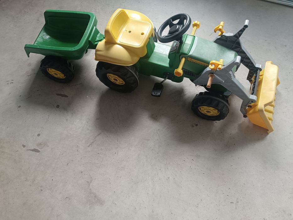 Traktor z przyczepą John Deere na pedały