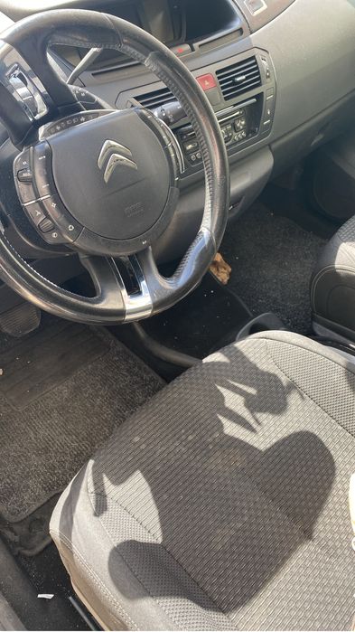 Carro Citroen C4 picasso