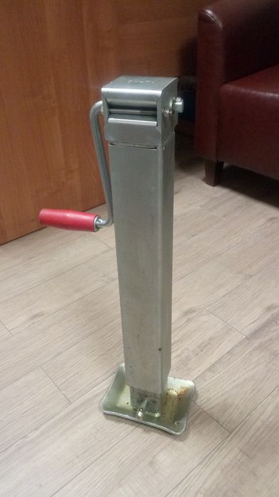 Опора домкрат для выравнивания и устойчивости прицепов: 3 200 грн ...