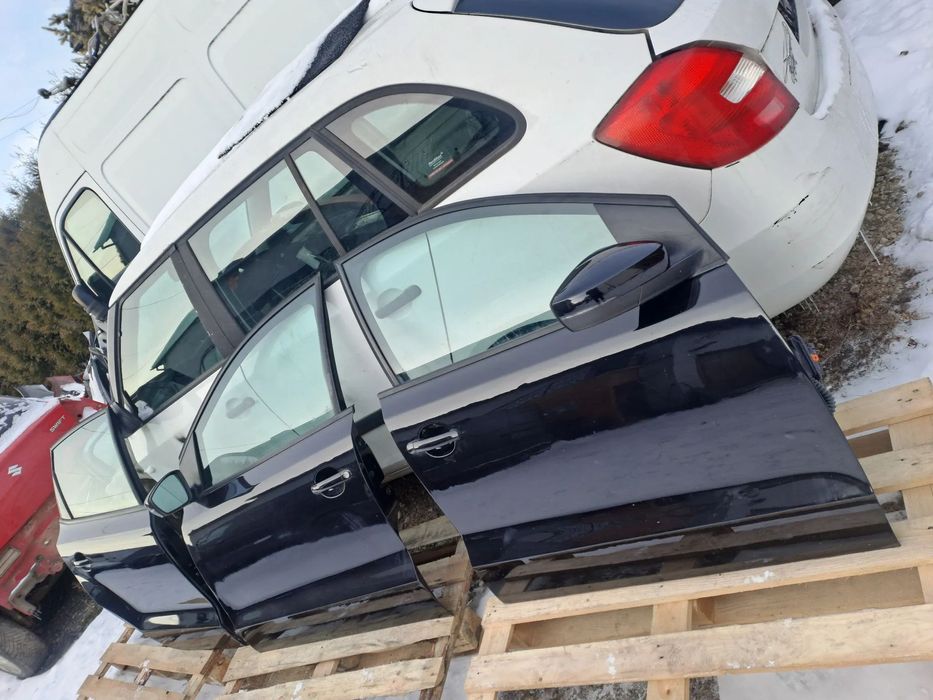 Volkswagen Polo 6R drzwi kompletne kod lakieru LC9X bez korozji