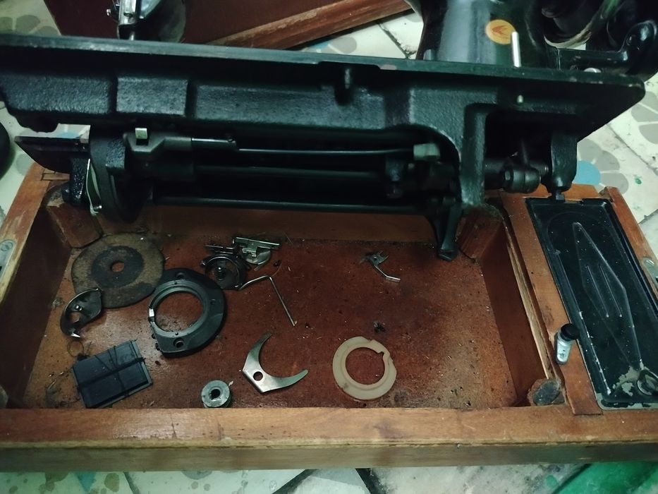 Швейна машинка , на запчастини, Декор .