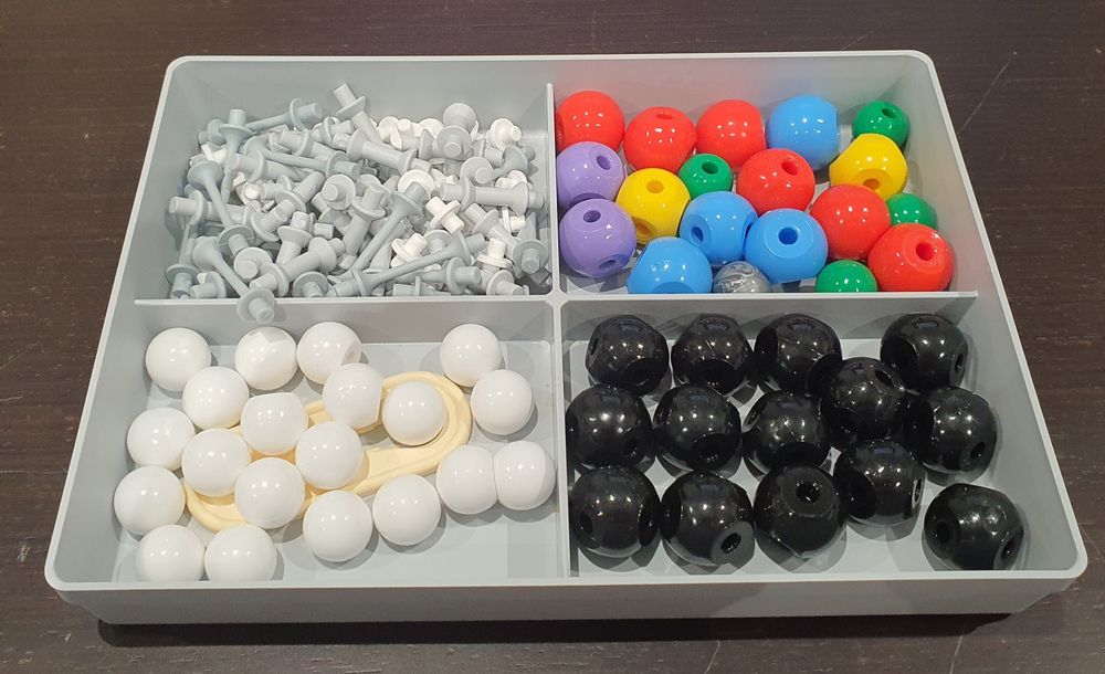Molymod, set para estudo de átomos e as suas ligações.