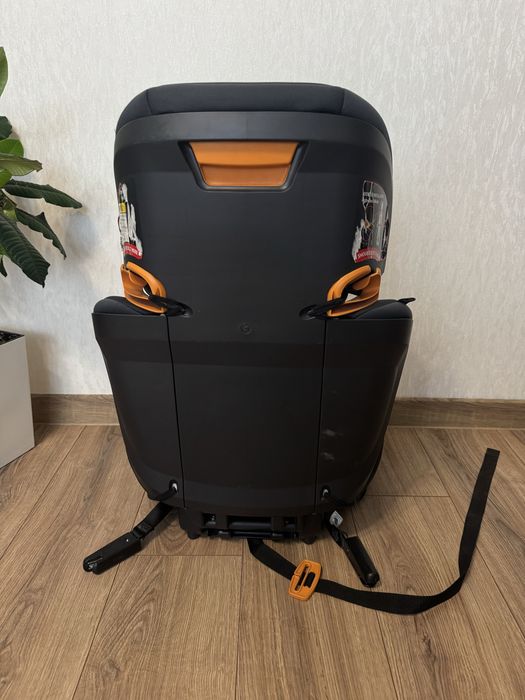 Дитяче автокрісло Chicco KidFit 2-в-1 15-36 кг