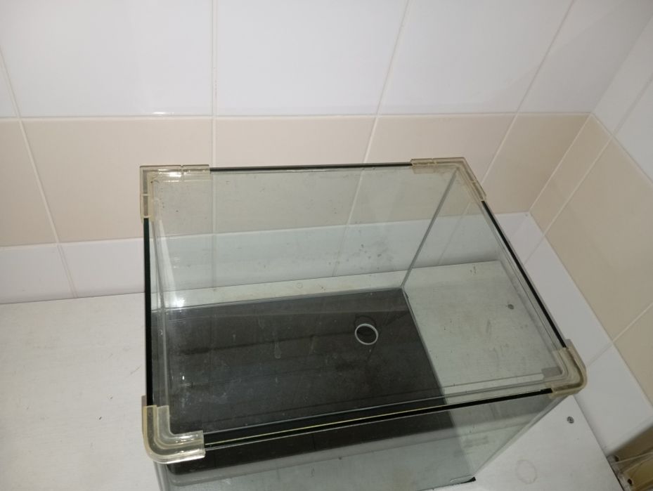 Vendo aquário tamanho médio