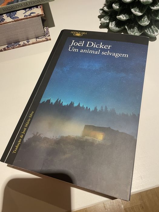 Livro Joël Dicker,  Um animal selvagem