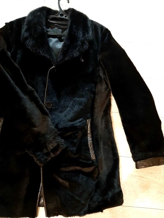 Натуральное меховое супер красивое мужское пальто р 50-52 Греция