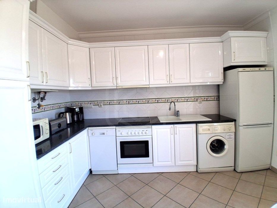 Apartamento T2 +1 com aproveitamento de sotão e vista mar na Quinta...