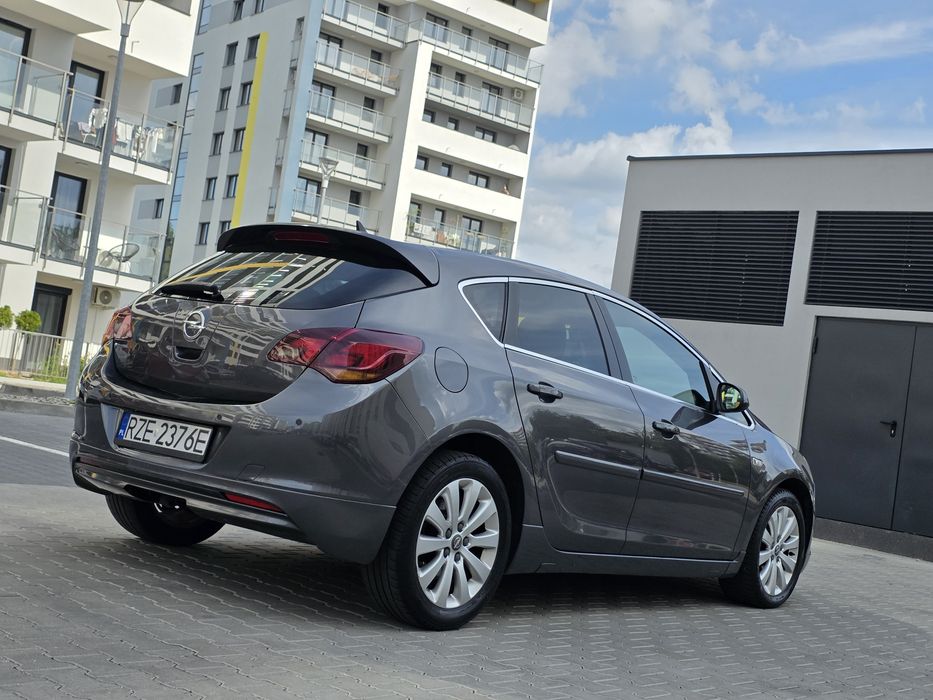 Opel Astra J 1.7 CDTI Cosmo - OPC Line - Xenon - Navi - Zadbana