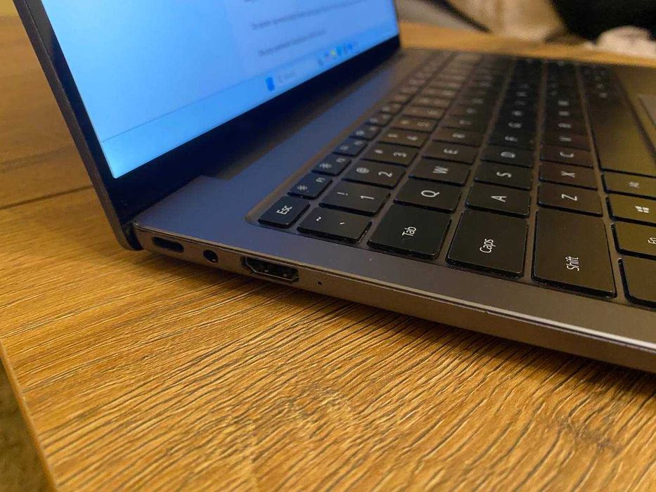 laptop HUAWEI MateBook D14 — stan bardzo dobry!