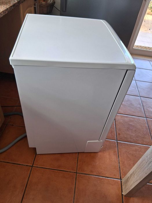 Maquina de  lavar loiça como  nova