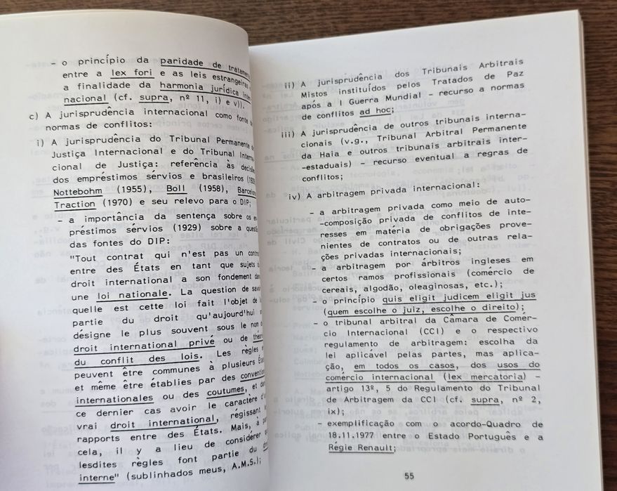 Livros jurídicos / Direito/ 1 = 5€ / 10 = 40€