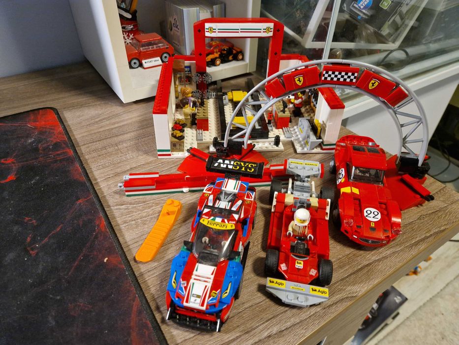 Lego Speed Champions 75889 Garaż Ferrari kompletny+pudełko+instrukcje