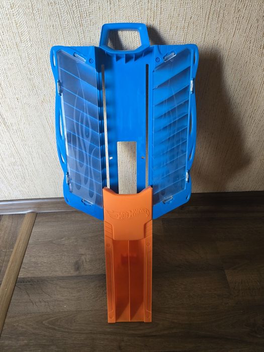 Переносний гараж Hotwheels